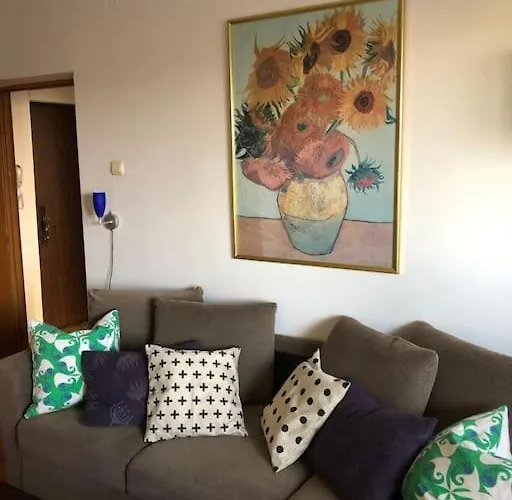 Apartment Cozy 2 Close To The Center With Huge Balcony *