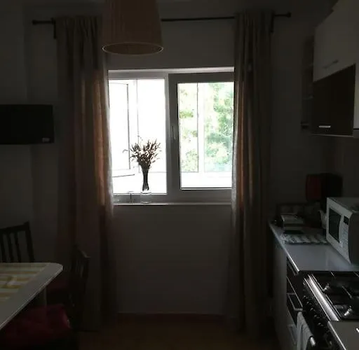 Cozy 2 Close To The Center With Huge Balcony Apartment