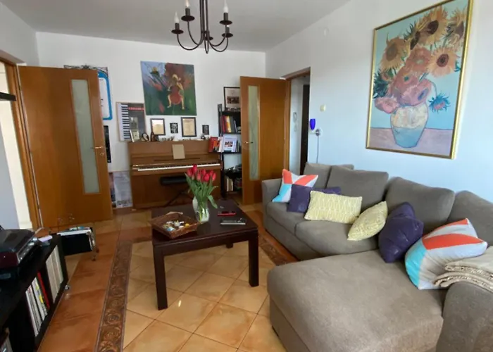 Apartment Cozy 2 Close To The Center With Huge Balcony *